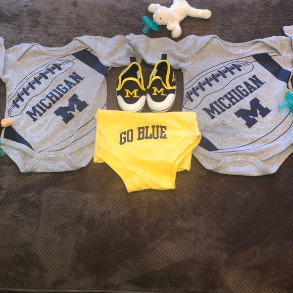 Other - 🏈 Michigan “GO BLUE” Bundle 🏈
